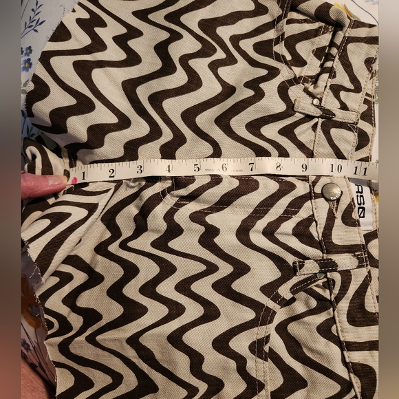 Shorts RSQ women's 27 zig zag pattern tan & brown - Picture 6 of 7